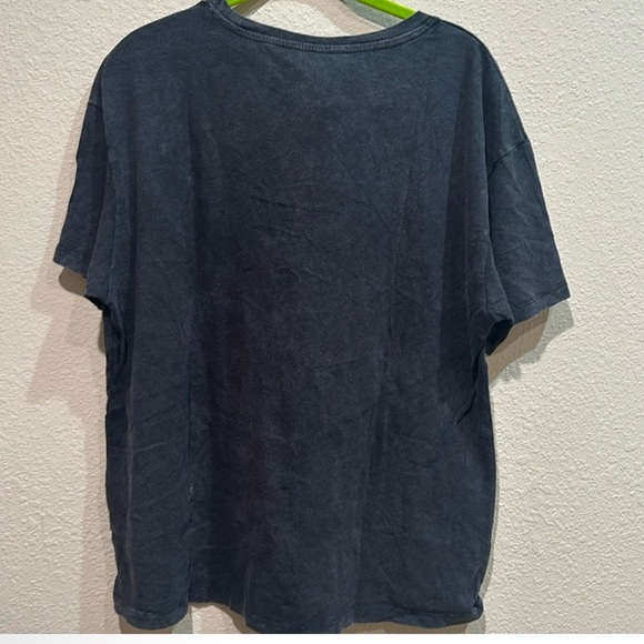 Nwt Elton John very softy graphic tee. Size medium. 100 cotton. Pit 21”. - Picture 4 of 4